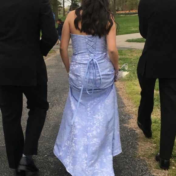 PROM DRESS - Picture 2 of 9